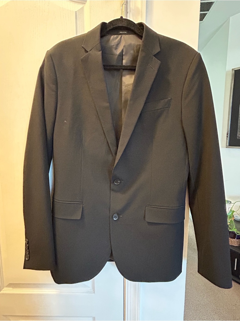 jf j.ferrar Men's Black Two-Button Suit Jacket